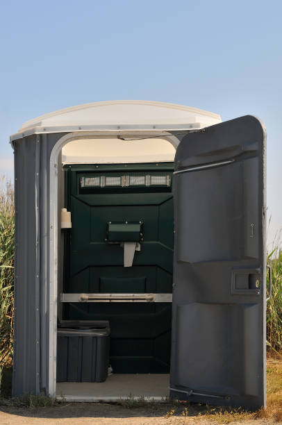 Porta potty delivery and setup in Santa Fe, TX